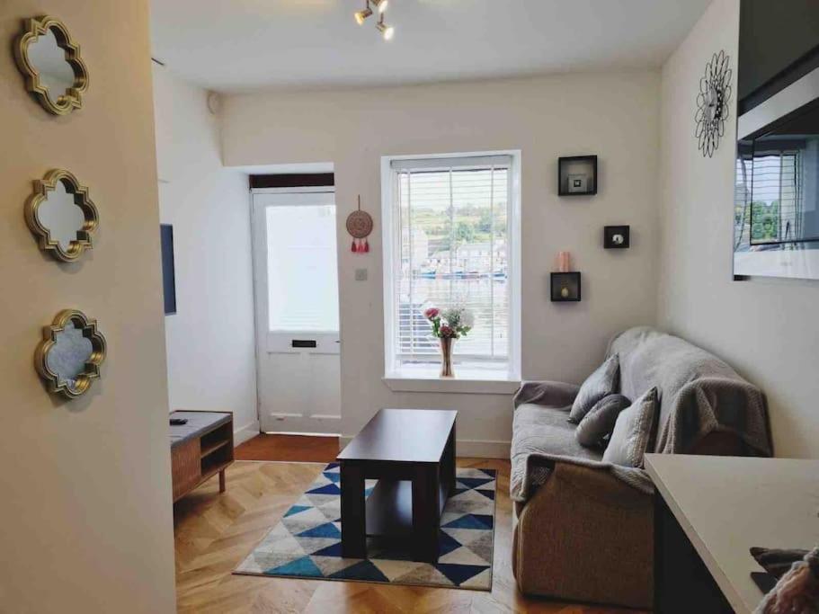 Penlea ~ 1 Bedroom Flat With Harbour View Tarbert  Kültér fotó