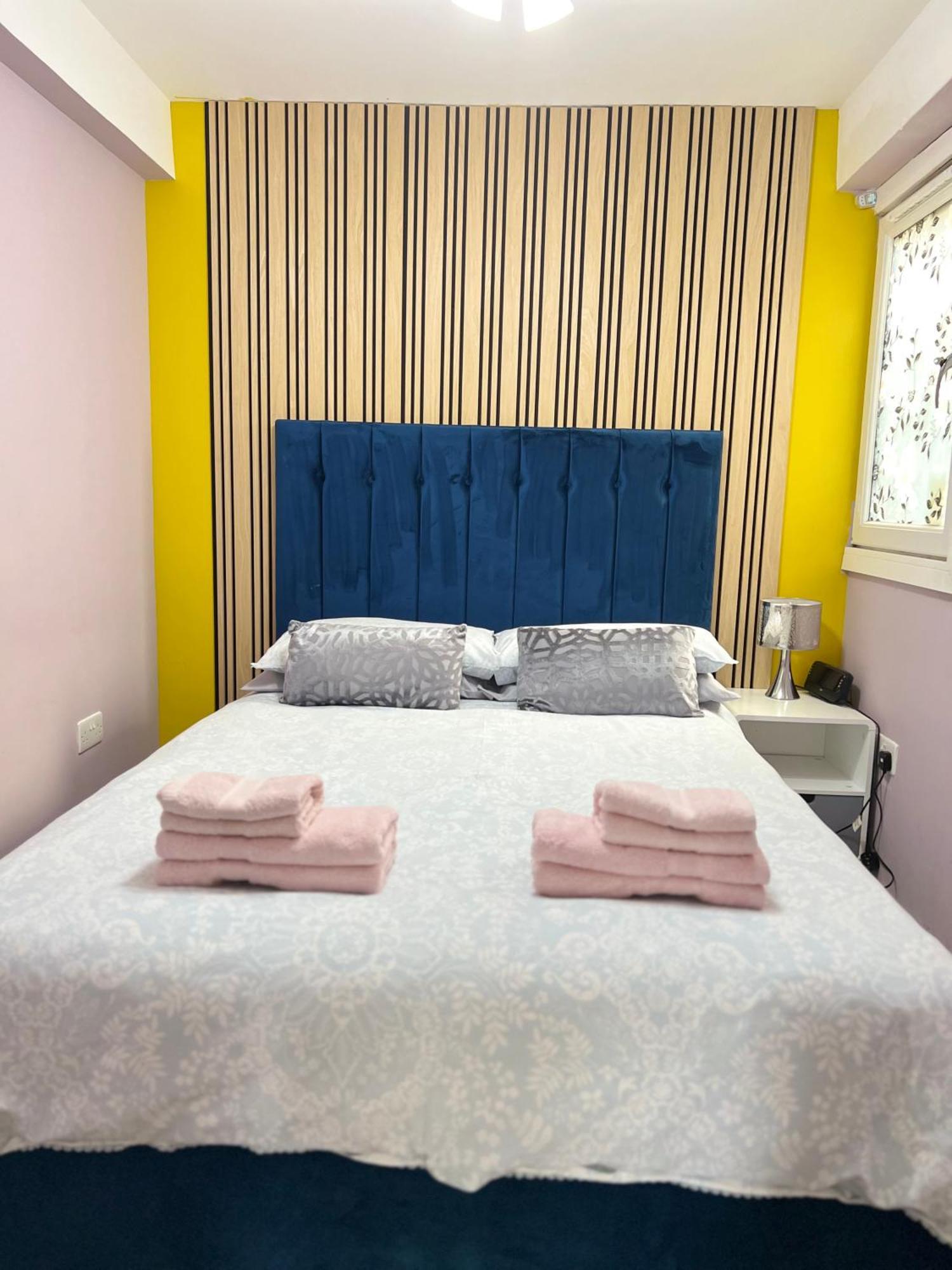 Penlea ~ 1 Bedroom Flat With Harbour View Tarbert  Kültér fotó